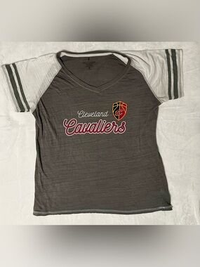 2X Cleveland Cavaliers Grey V-Neck Tee with White Sleeves